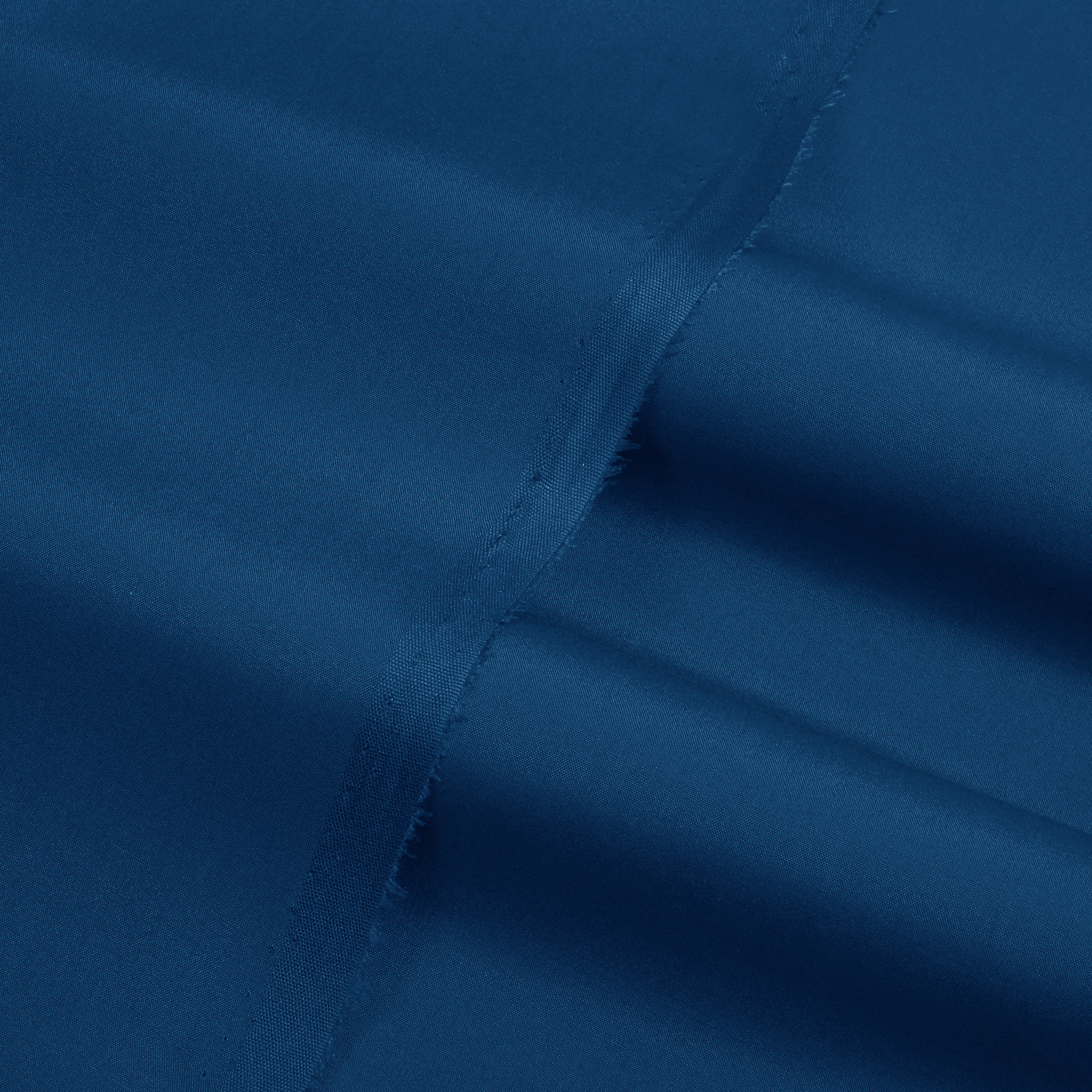 BLUE SEA SAPPHIRE BLUE