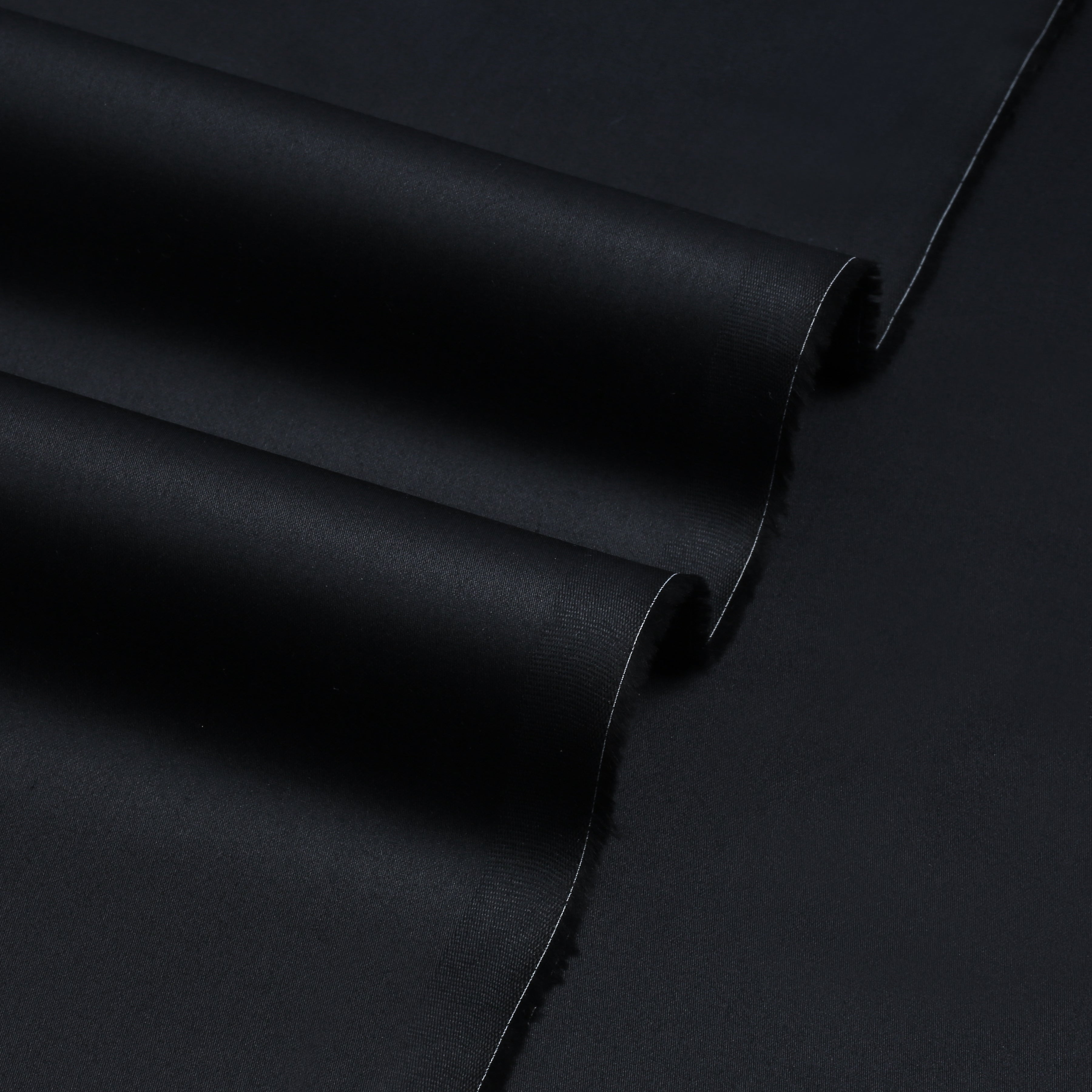 LIBAAN SHINE BLACK